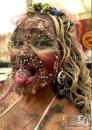 la femme a percing